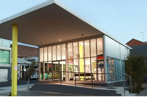 Johnston Street Veterinary Clinic - VETS Brisbane 1