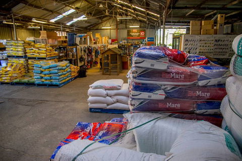 Radley’s Farm Pet & Garden Supplies - VETS Brisbane 4